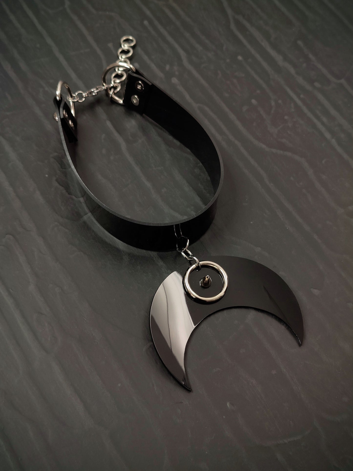 MEWN - Choker